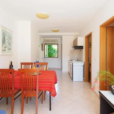 ゲストハウス & Eva 3*